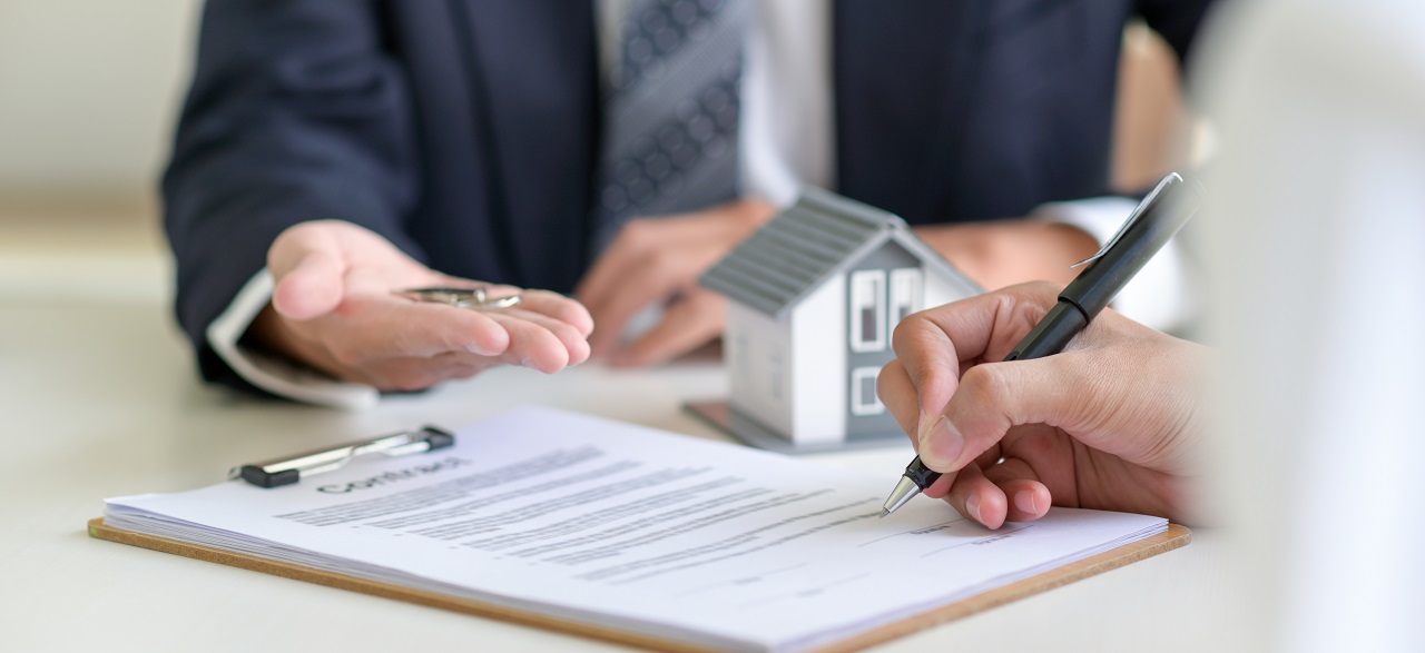 Signing a home loan